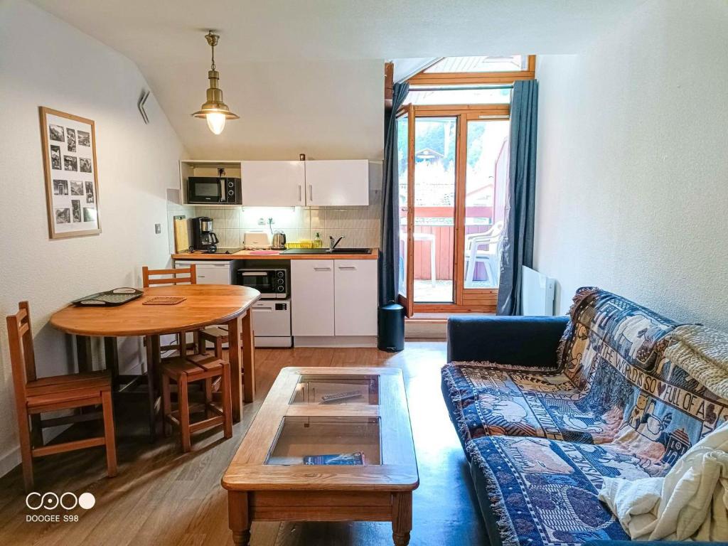 Studio avec balcon au centre de Brides-les-Bains, WiFi et parking - 1