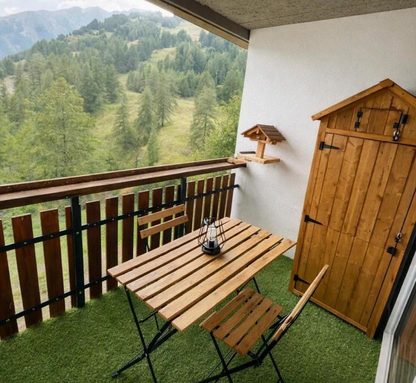 Les Étoiles, Studio cosy avec balcon, vue montagne, WIFI ,proche des pistes - 4