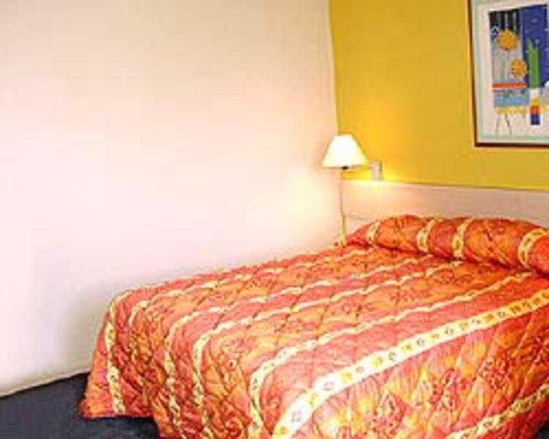 Hotel Lincoln Suites - 4