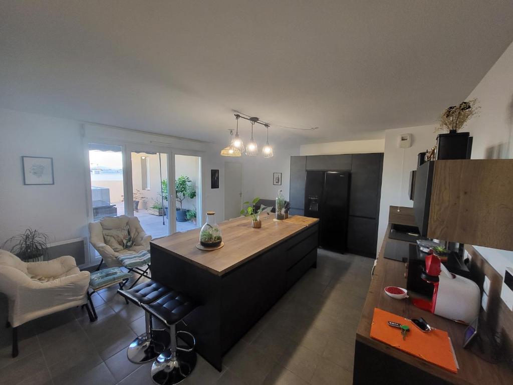 Bright cozy space Fully equipped 4 to 6 guests - 2