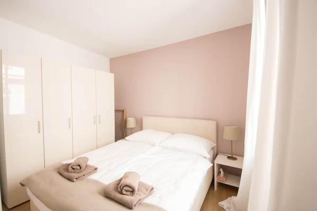 Prime Location Loft - 1