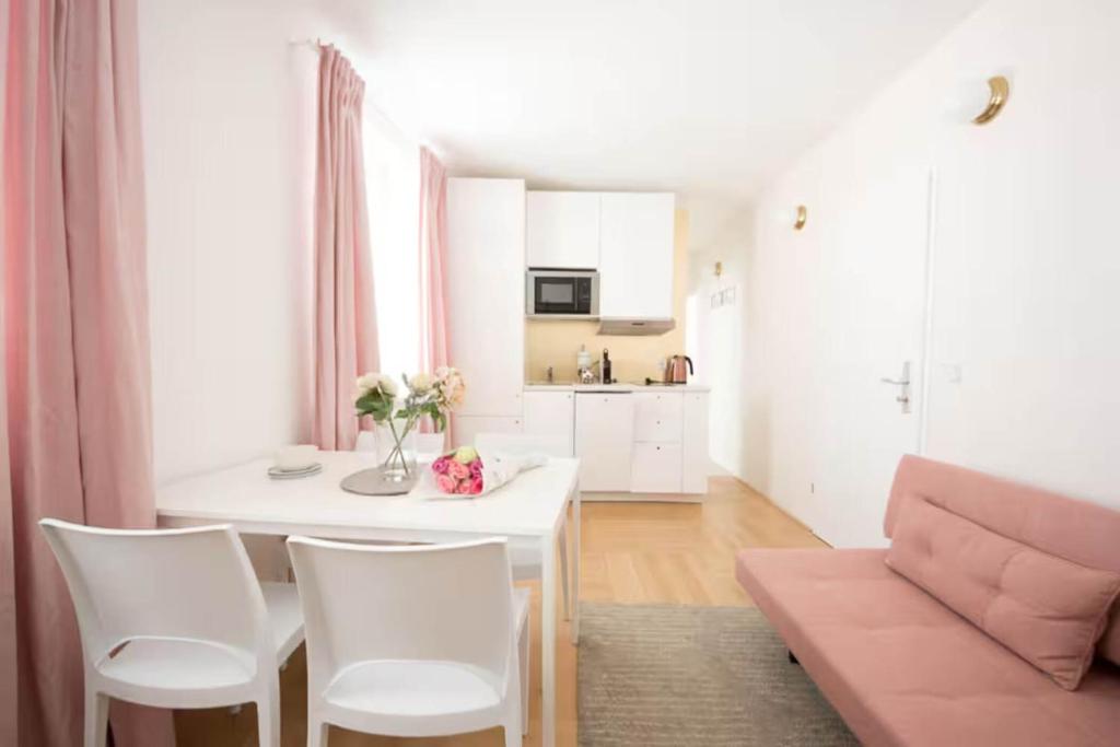 Prime Location Loft - 2