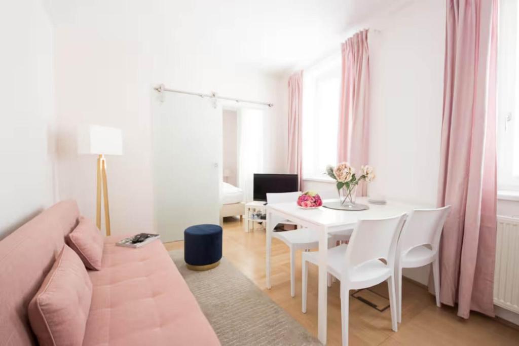 Prime Location Loft - 3