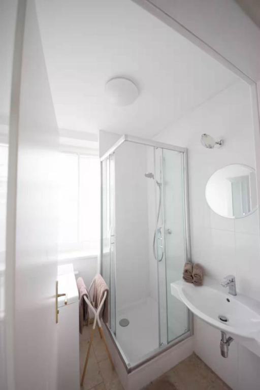 Prime Location Loft - 5