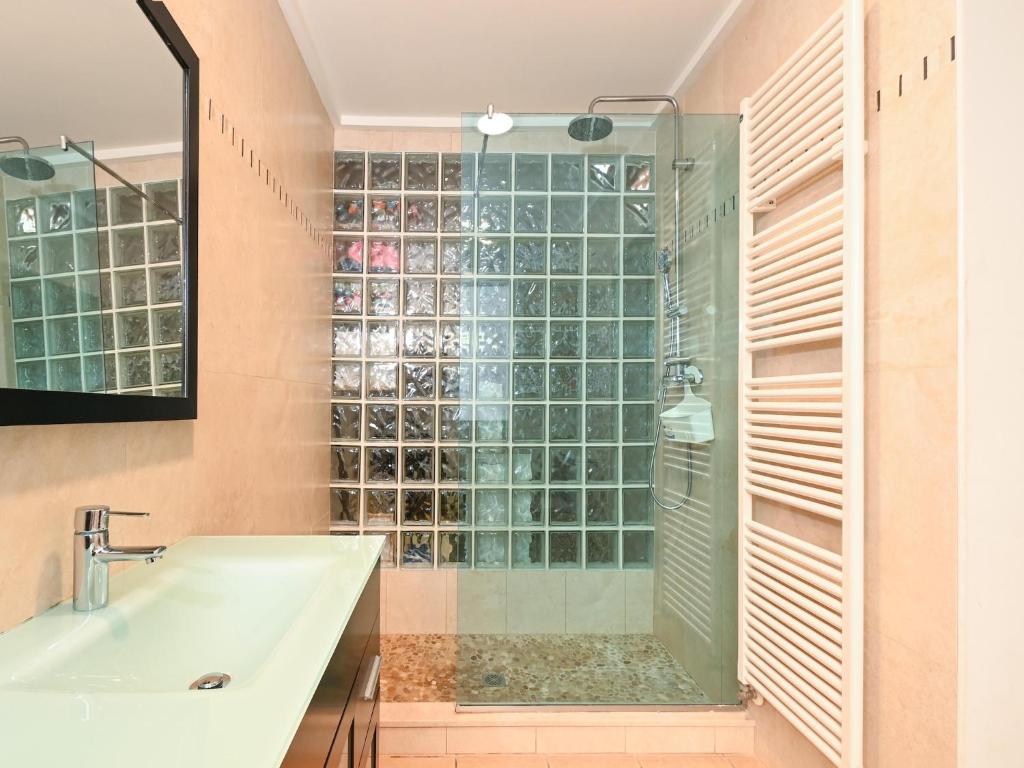 Unique villa in Moraira with infinity pool - 5