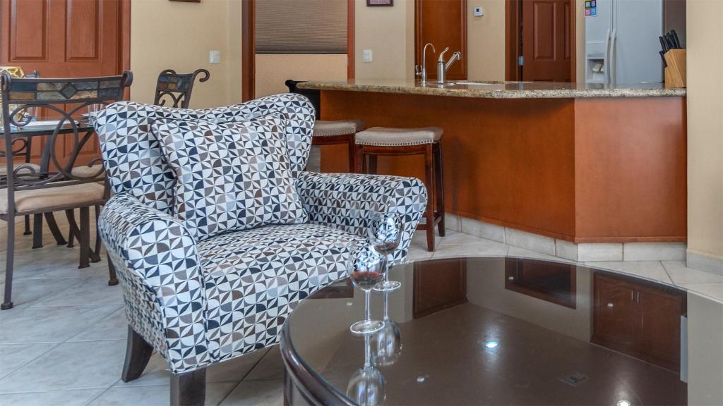 Topaz 402 1 BR 1BA condo @ Las Palomas - 5