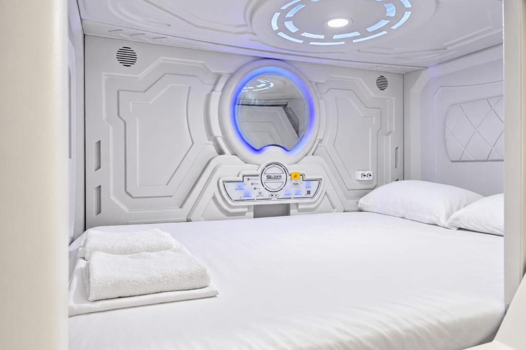 min hostel capsules - 3