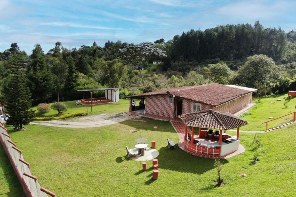 Cozy Mountain Country Home 25 min from Medellín - 2