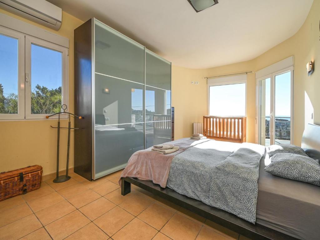 Villa in Moraira with Pool near Beach - 4