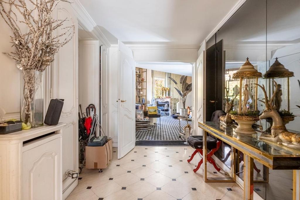 Georges V Suite - 2