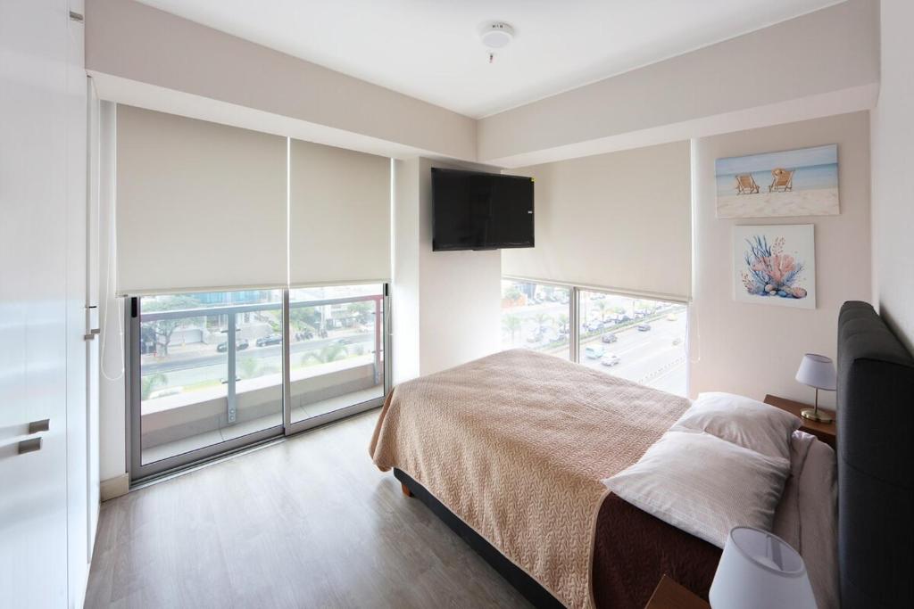 Spacious Modern 3BR in Av Javier Prado High-Rise - 5