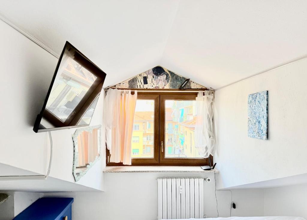 Beautiful room in the heart of Turin - 2