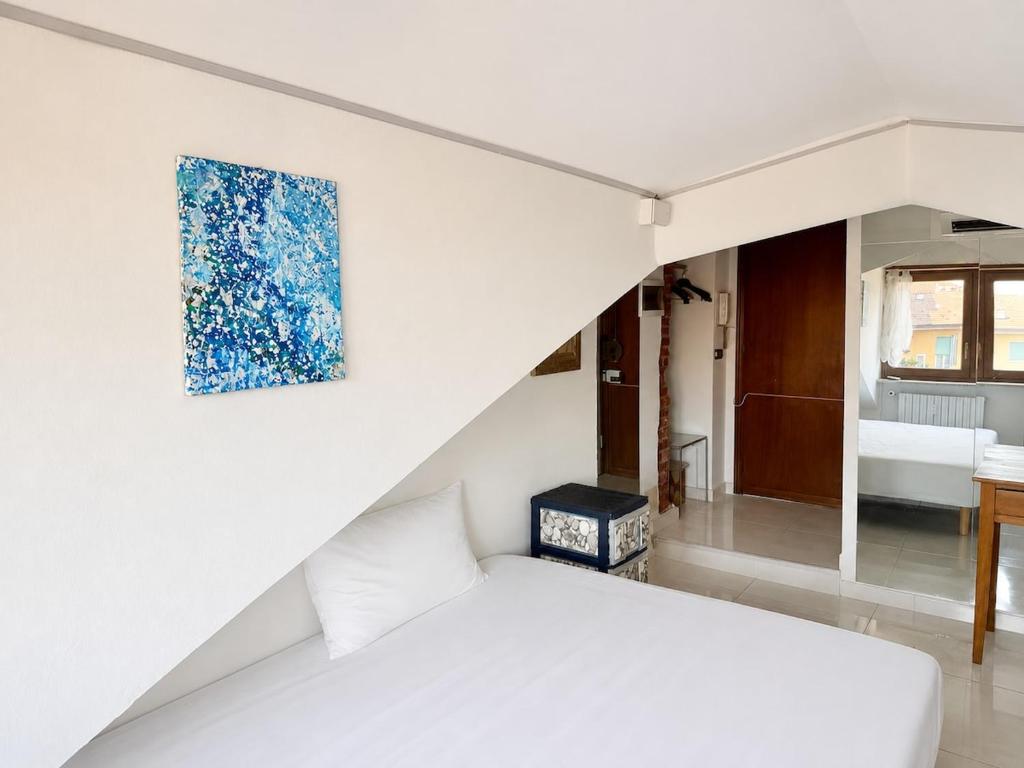 Beautiful room in the heart of Turin - 4