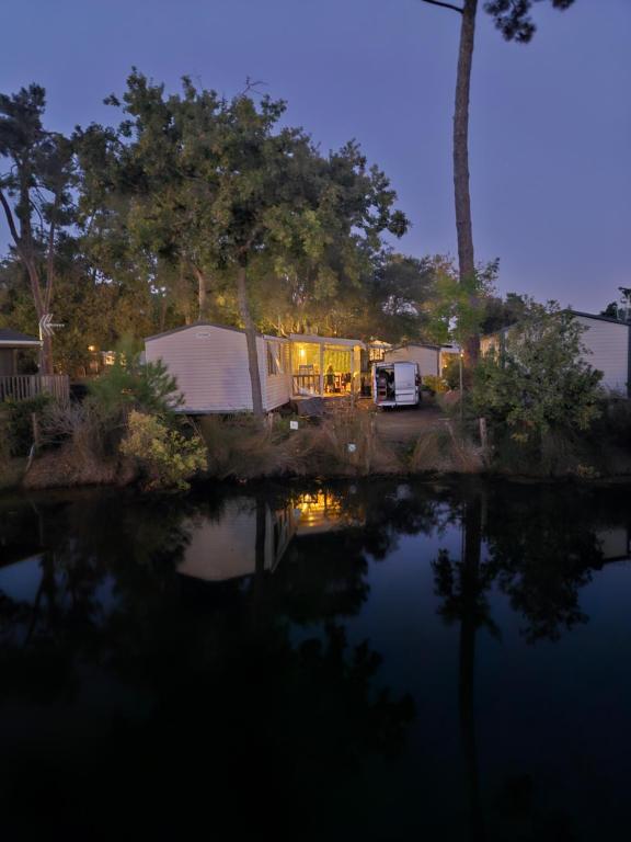 Au bord de l'eau "chez Michèle" -Camping Les Viviers- - 3