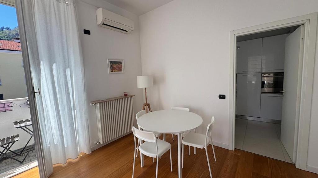 Sunny apartment Como 15m walking from the lake - 3