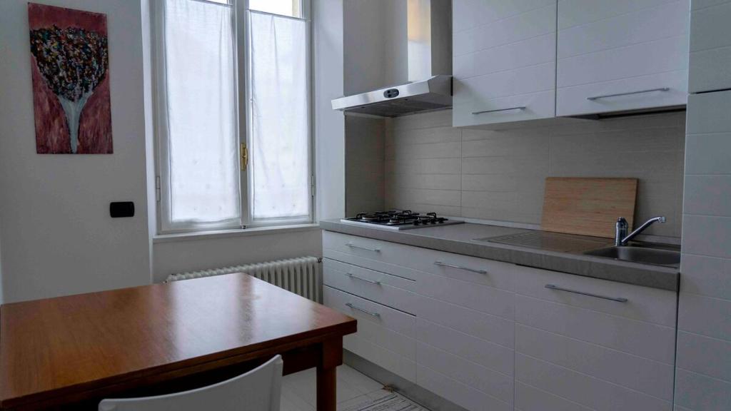 Sunny apartment Como 15m walking from the lake - 5