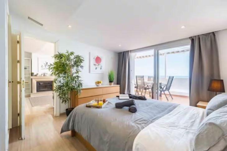 AT- Premium Penthouse Beachfront View Terrace Turivida B - 3