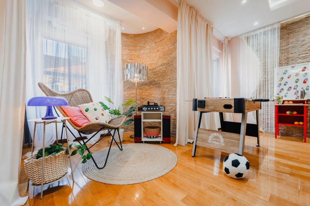 PlayCloud with home cinema, foosball in Old Town - 2