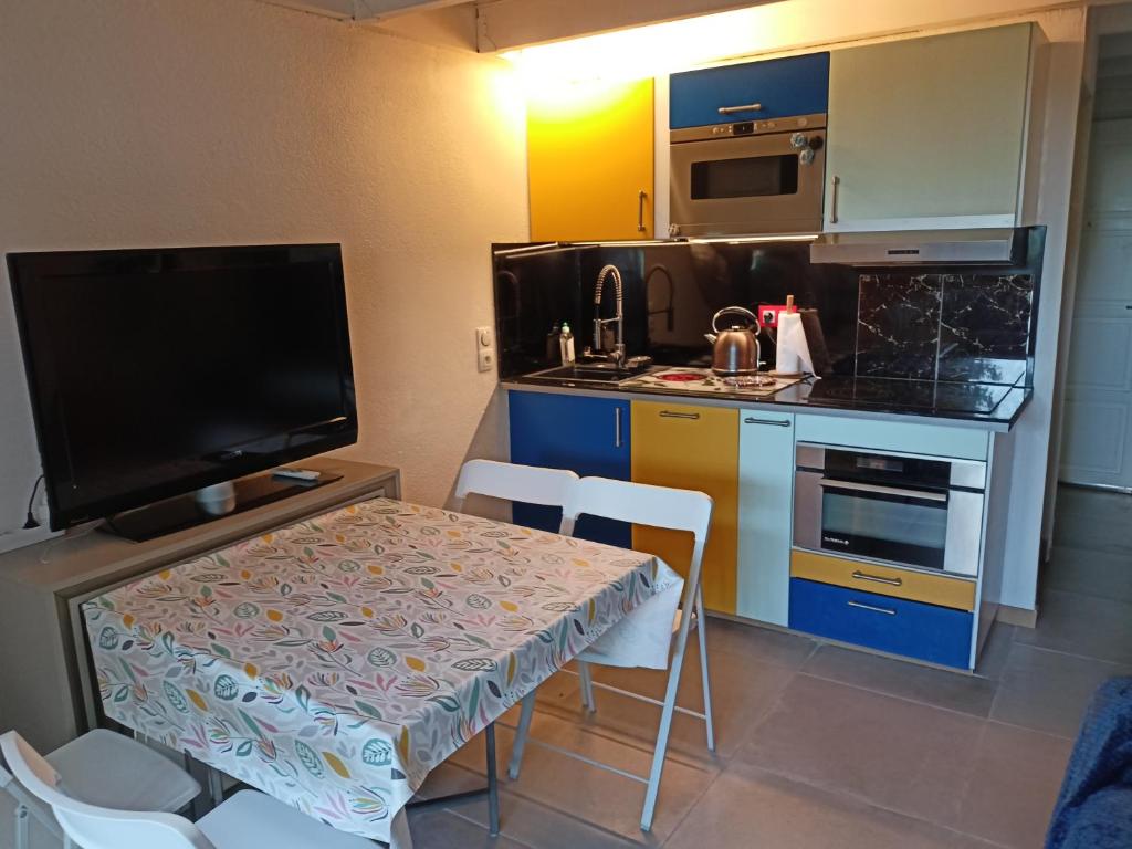 Maisonnette, Piscine, Tennis, Jeux - 2