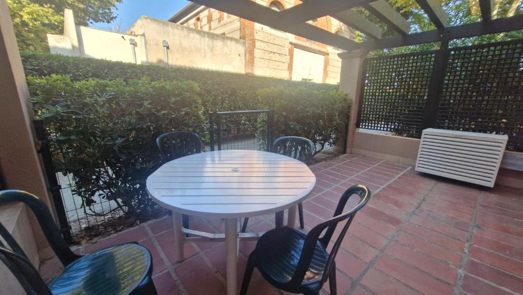 Les Bastides Au calme joli appartement avec terrasse - Parking - Piscine - Clim - 1