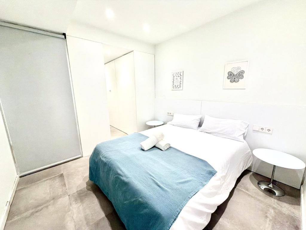 Spacious 2BR,2BA Near Nou Mestalla Valencia - 3