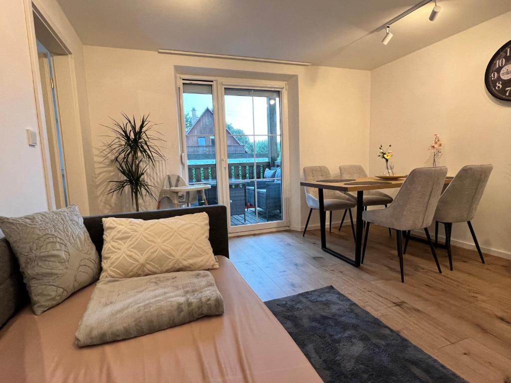 BearStay Apartment Augsburg - Flexibel für Familien, Reisende und Firmen 4 Personen mit Kind - 1
