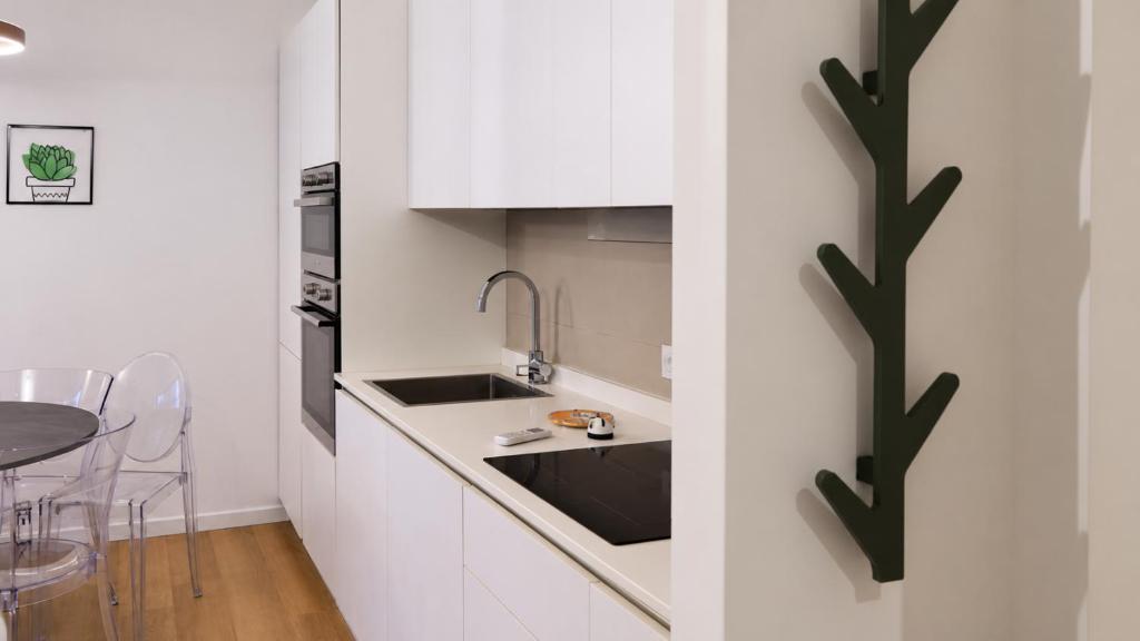 Elegantis Trastevere Family Apartment with Terrace - Near Tram, Train and Bus for the City Centre - 2