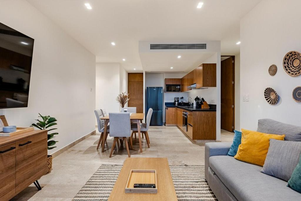 Zaguan Merida 2 Bedroom Luxury Apartment near La Isla - 4