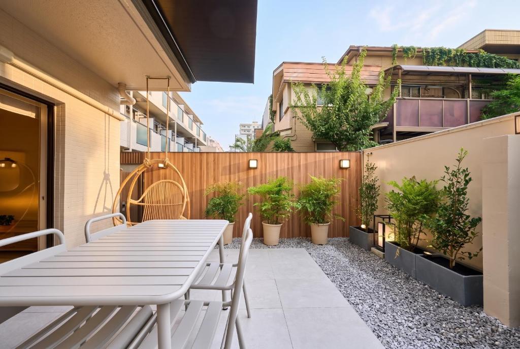 STAY ARI Apartment Hotel