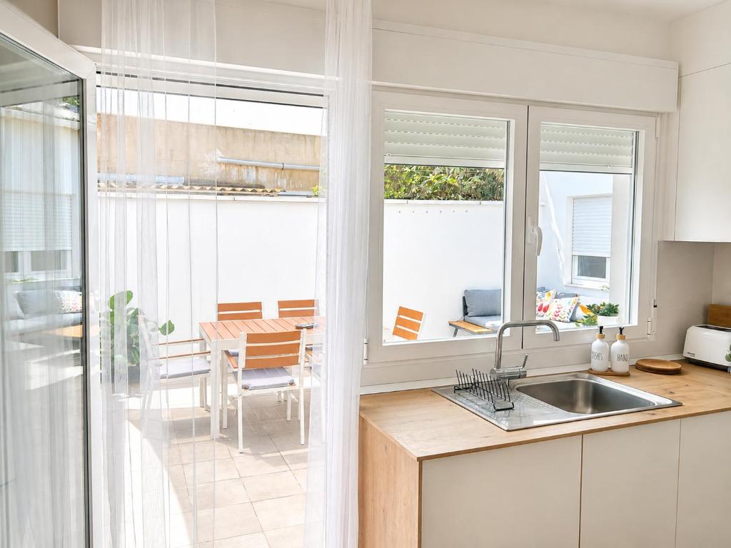Living Murcia-Modern 3BR House with Terrace - 5