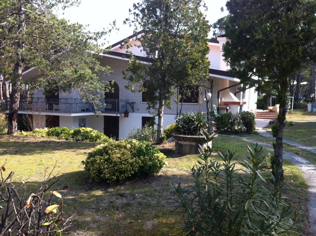 VILLA CA' SILVA - WALTERIGATO Apartments SOLO PER FAMIGLIE — Hotel in Lido Di Jesolo