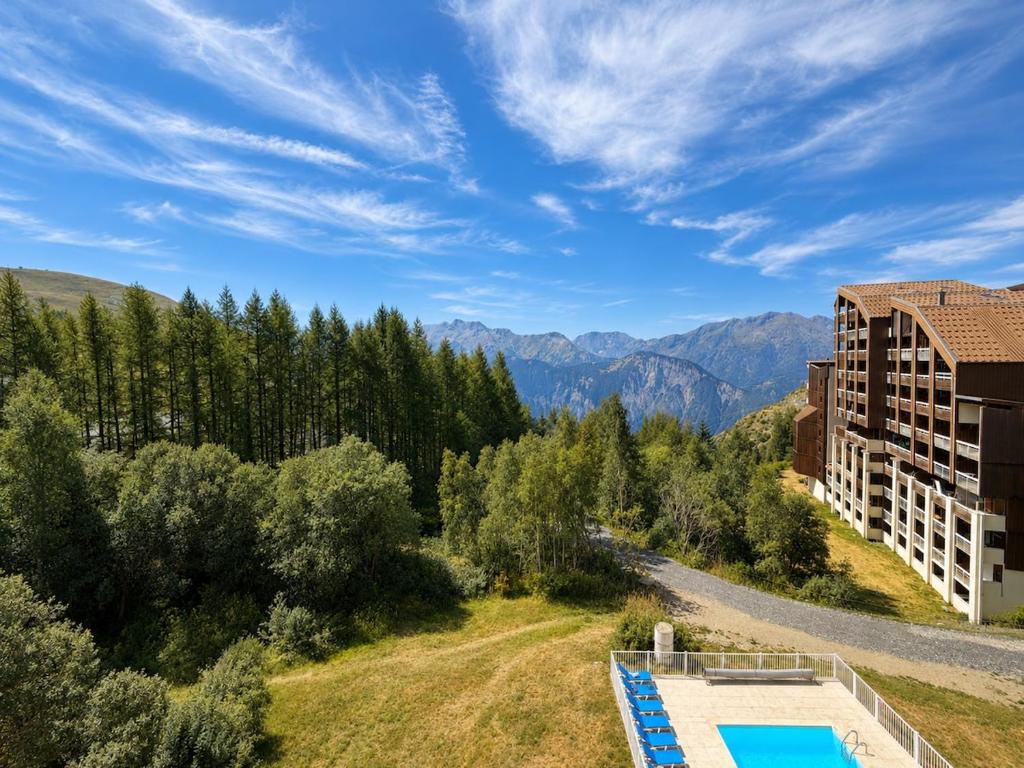 Superbe T2 avec piscine et vue - Pied des pistes - 2