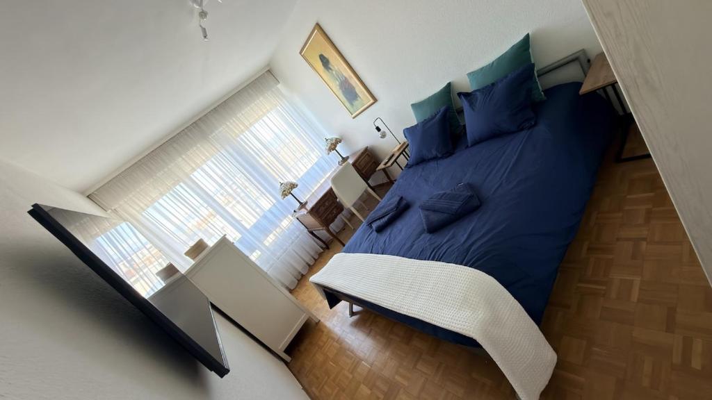 Bright and Spacious apartment with great views - 4