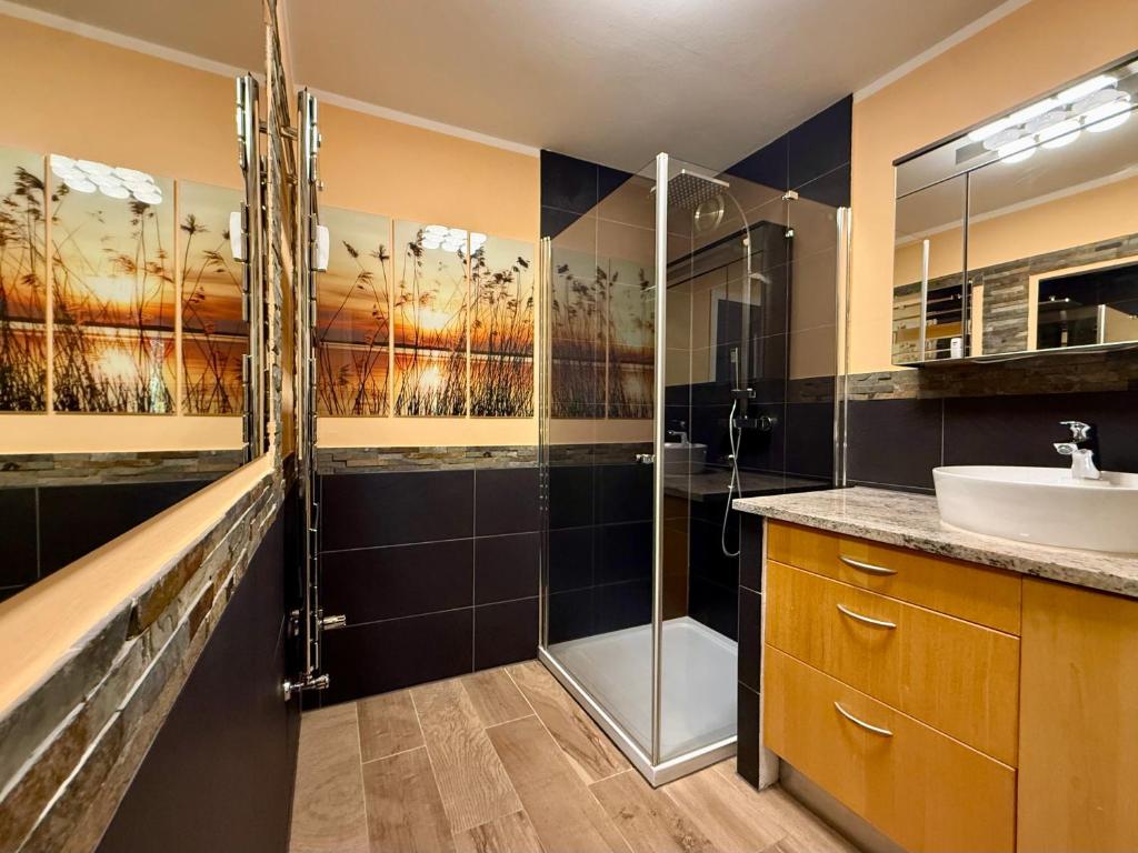 Modern renovated room with direct public transport to Oktoberfest - 3