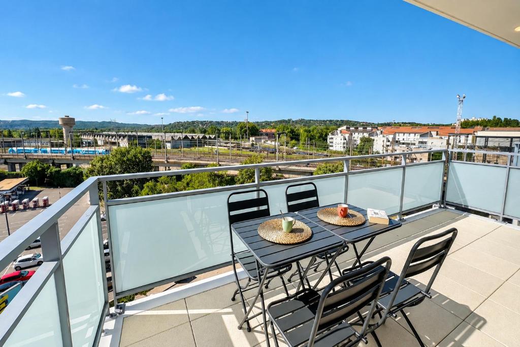 Private Parking - Balcony - Comfort & Light - 2