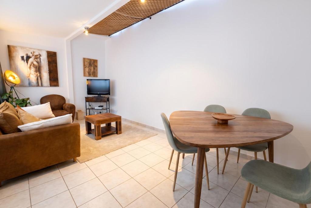 Spacious one-bedroom apartment - Comfort, Center & Paris 5 min away - 5