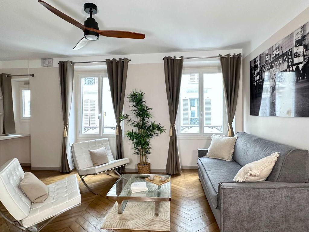 Elegant 2BR 6P steps from Champs Elysees - 2