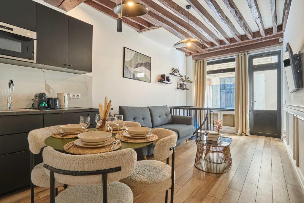 Apartment in the center of Paris - 2
