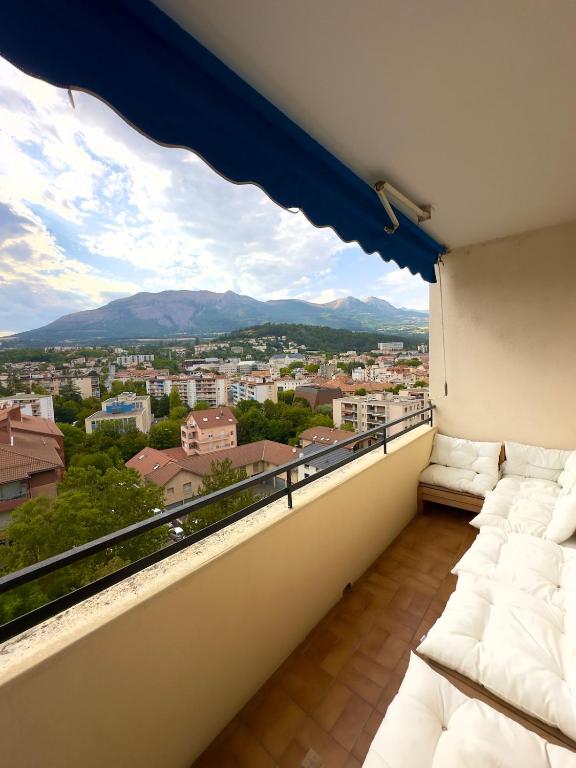 T2 balcon vue montagne, parking, Gap centre - 2