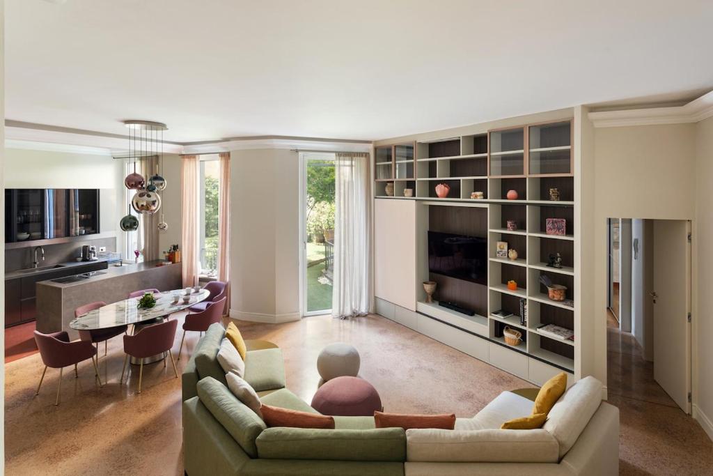 Luxury 3 Bedrooms with Private Garden - 1