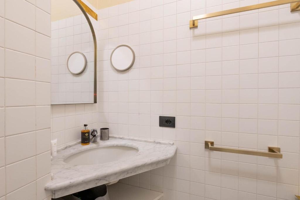3 Bedroom Apartment with Terrace - 3