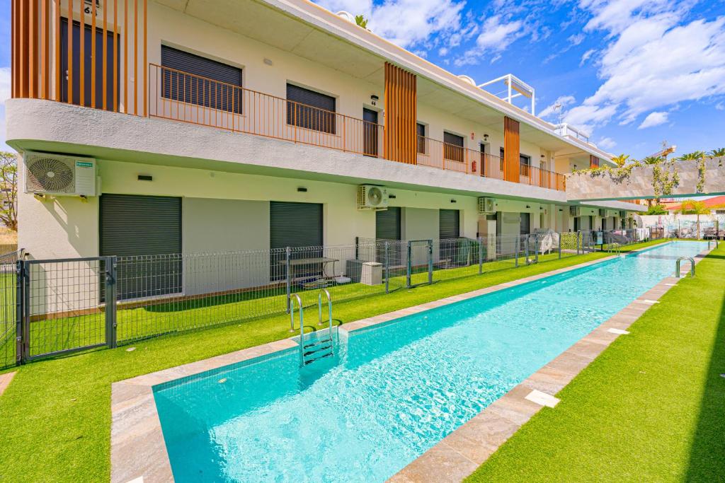 Queen Mediterranean Home - 2