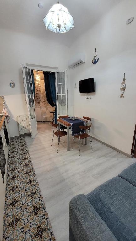 Harmony House 4-bed apartment with private parking - 5