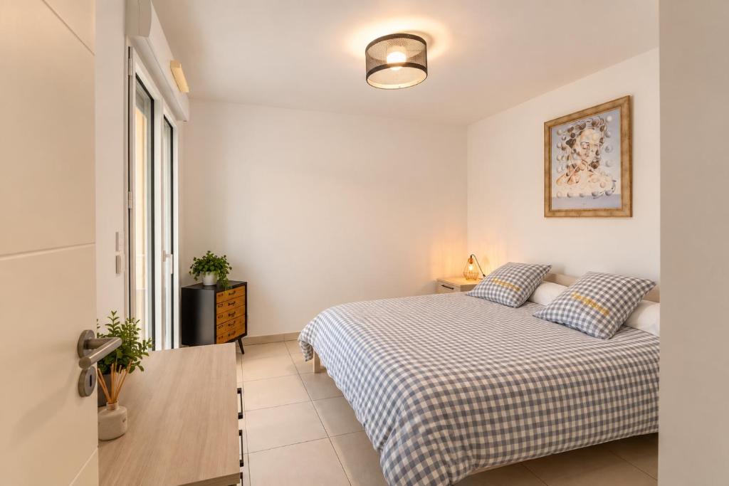 Cozy 1-Bedroom Apartment with AC & Garage Near - 5