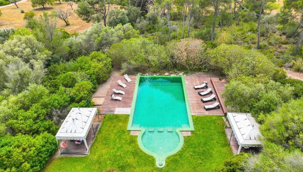 Quiet detached villa with tennis court - 2