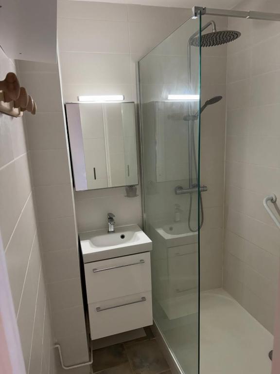 Modern apartment - 2 people - 5