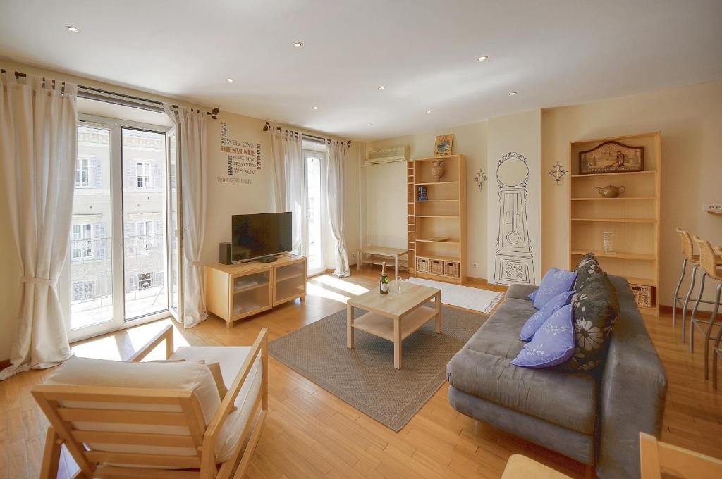 Spacieux 2 chambres BALCON, FELIX FAURE-COEUR DE CANNES A2B023 - 2