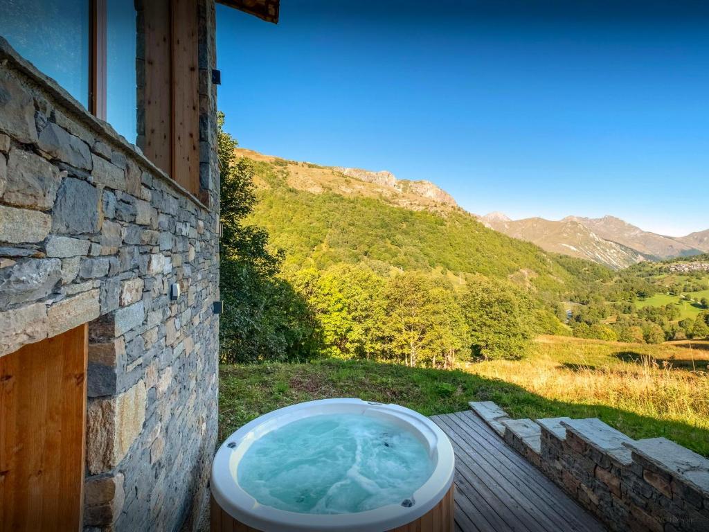 Chalet Artemis - OVO Network - 2