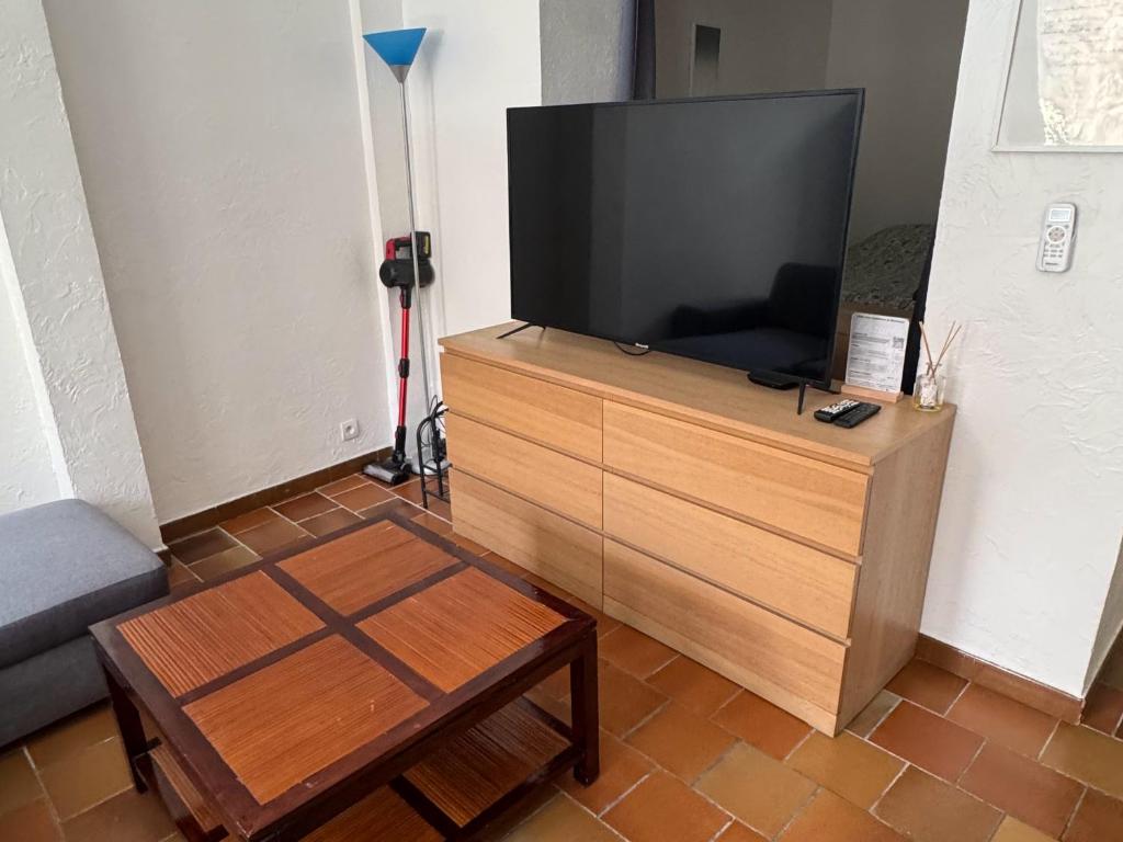 Fabulous 1 bedroom in Antibes old city - 3