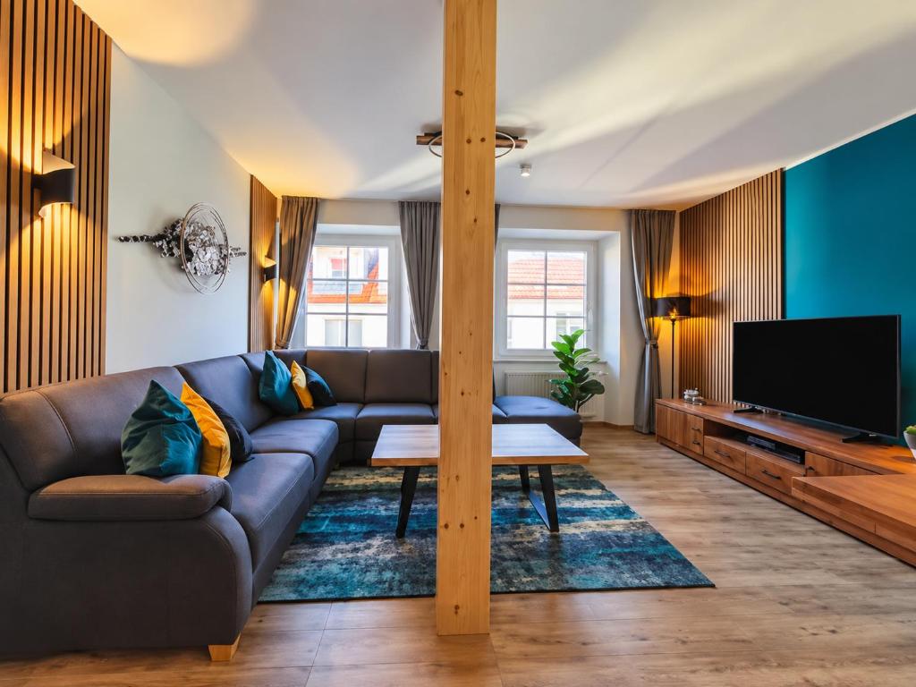 Stay Zen Holz & Hirsch Loft - Parkplatz und Hund - 2